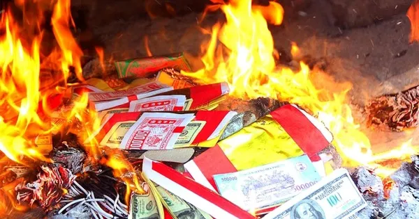 Văn khấn đã chuẩn bị cần được hóa vàng sau khi hoàn tất lễ Thanh Minh