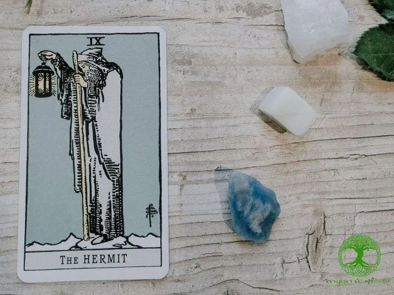 tong quan la bai the hermit 1