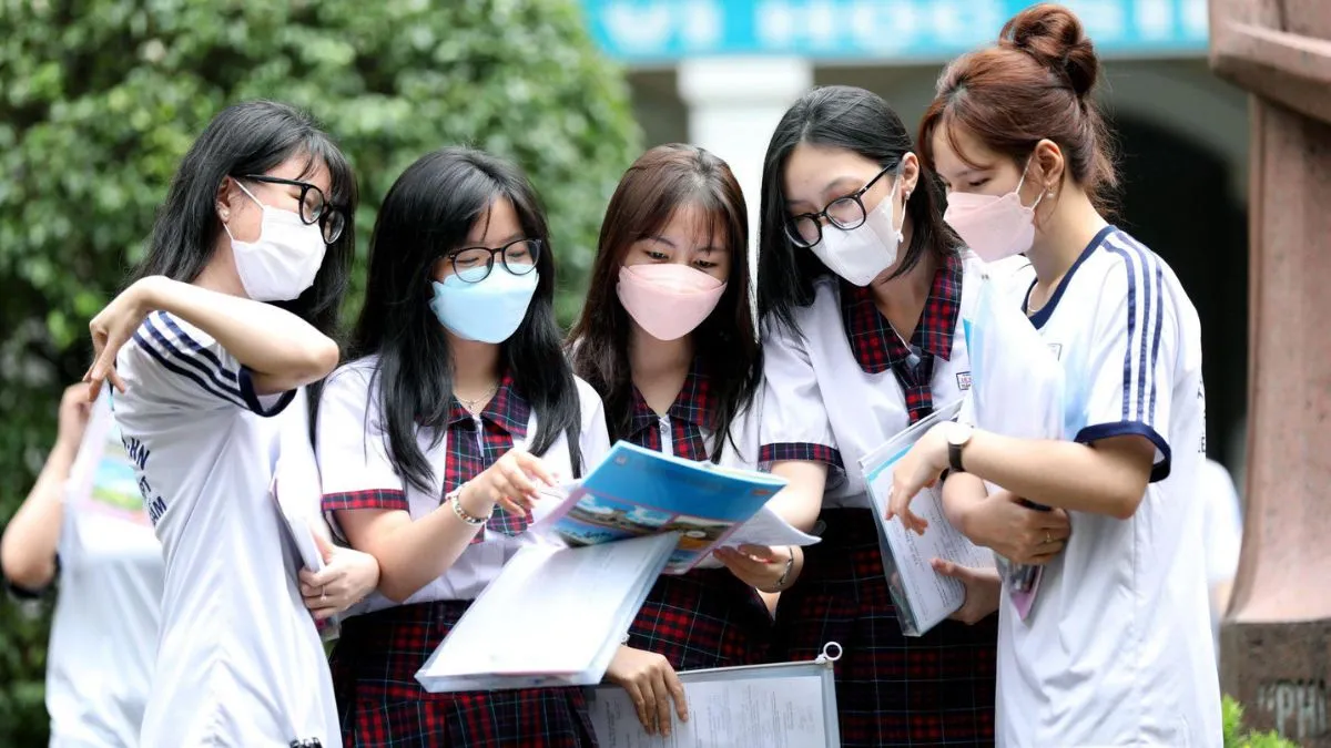 Các bạn học sinh sinh viên vui mừng đón kỳ nghỉ Tết 2026 kéo dài dự kiến 12 ngày