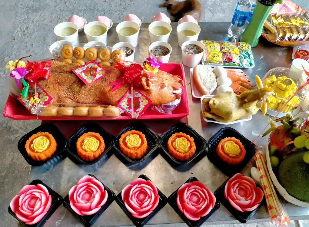 Mâm ngũ quả và lễ vật khác