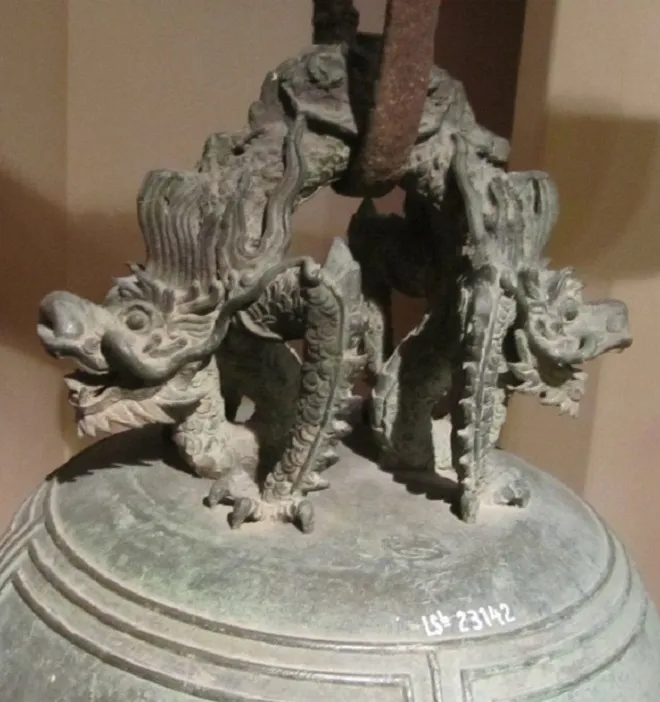 Linh vật Bồ Lao trên chuông chùa Thanh Long