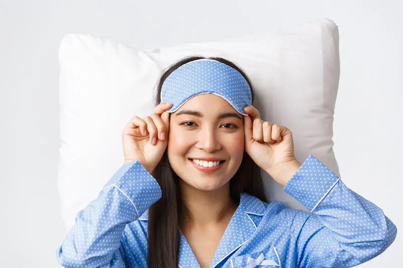 Giữ tinh thần vui vẻ và ngủ đủ giấc giúp cải thiện sức khỏe tổng thể