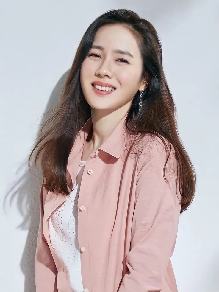 Nét mặt hài hòa của Son Ye Jin