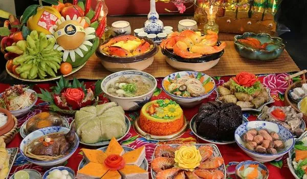 Mâm cỗ cúng ông Công ông Táo với đầy đủ lễ vật được chuẩn bị chu đáo
