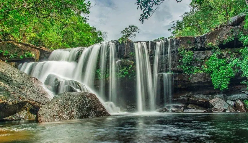 Người sinh năm 2005 thuộc mệnh Tuyền Trung Thủy, mang tính cách ôn hòa, bền bỉ
