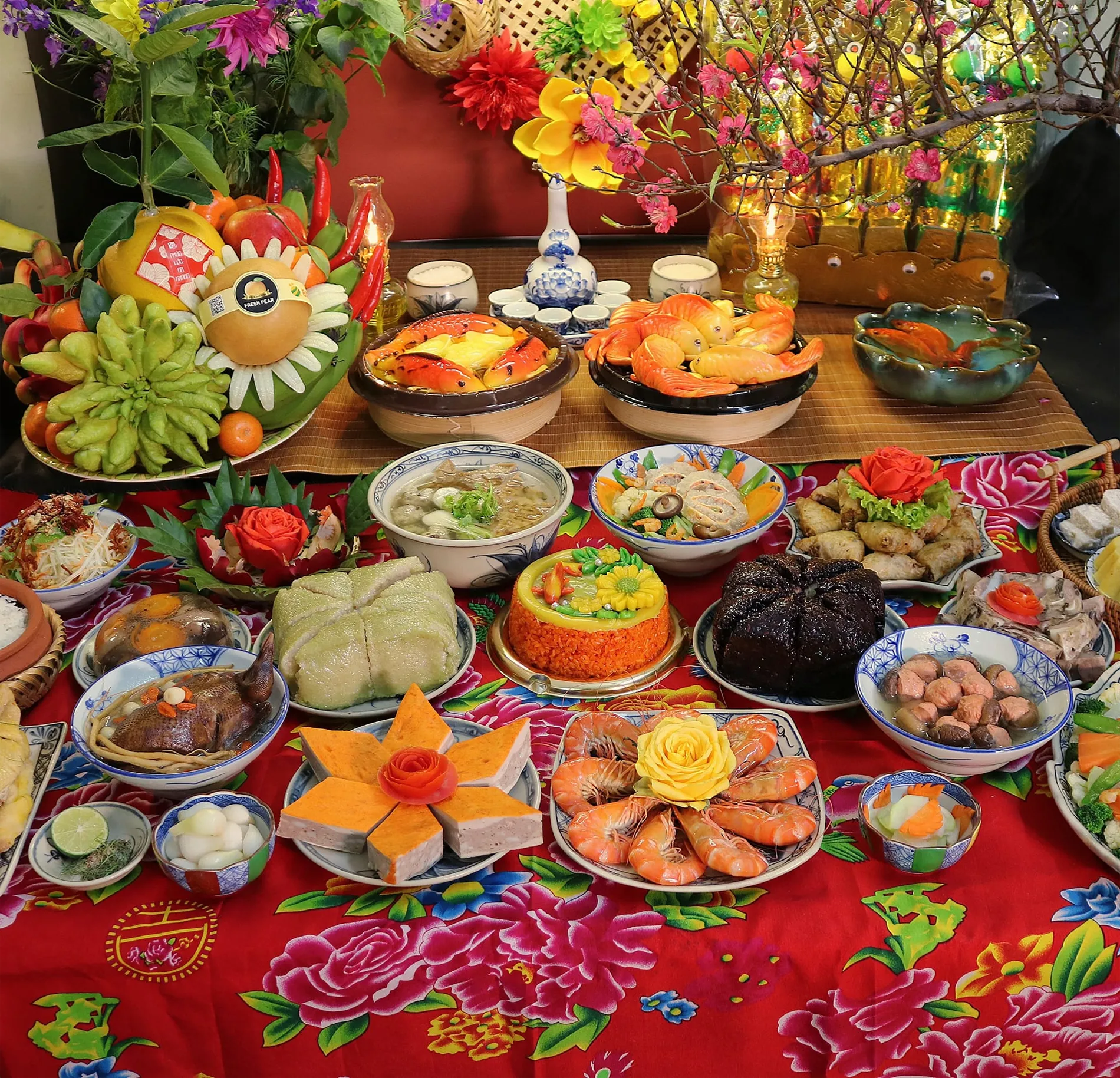 Mâm cúng ông Công ông Táo được chuẩn bị tươm tất với nhiều lễ vật truyền thống